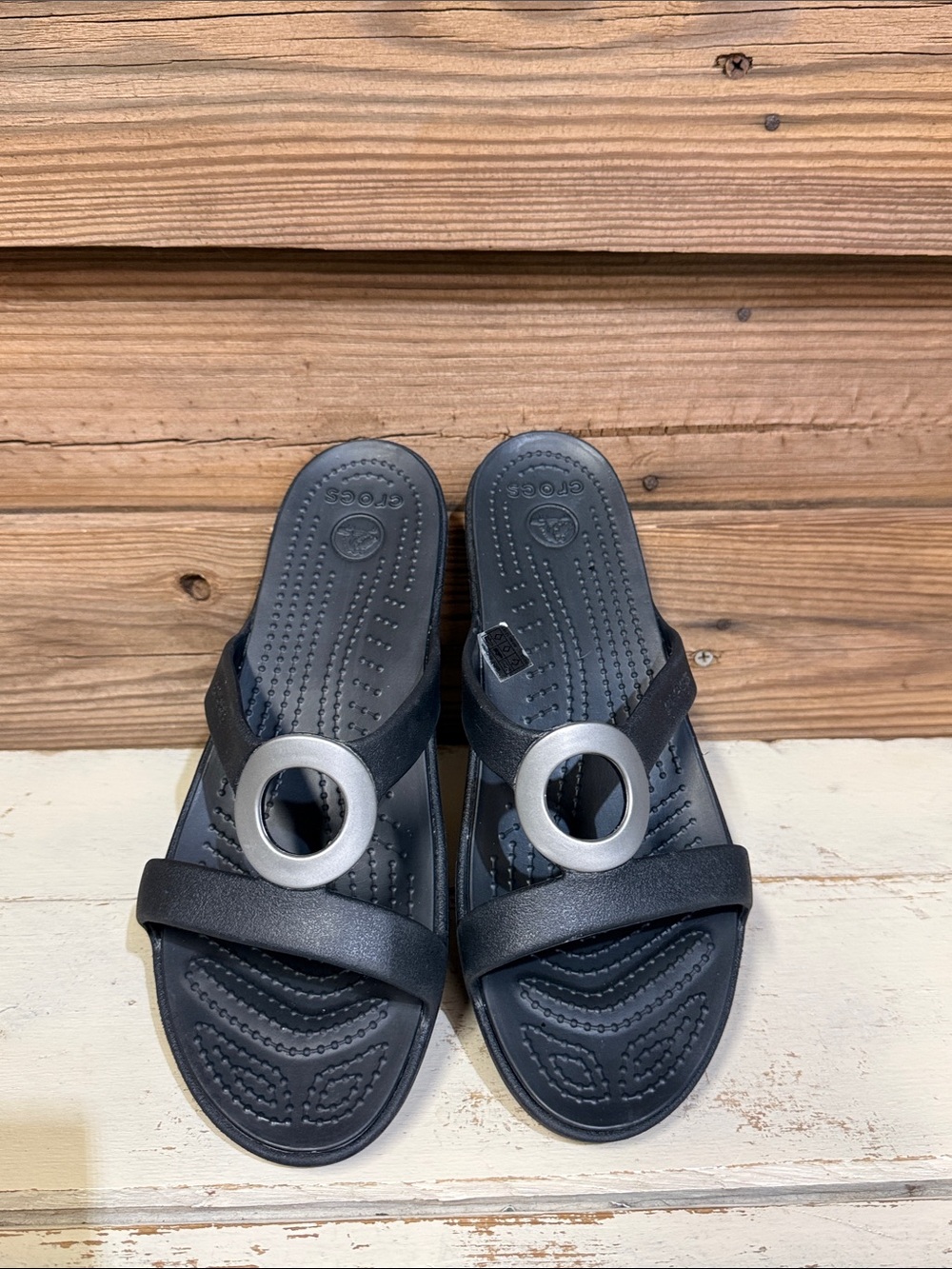 CROCS Sanrah Beveled Circle Sandals - Picture 7 of 10
